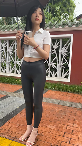 （视频）漂亮的皮裤紧身美女[1.3G/MP4]
