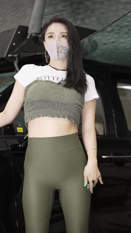 （视频）4K超清车模美女紧身裤诱惑美拍[1.7G/MP4]